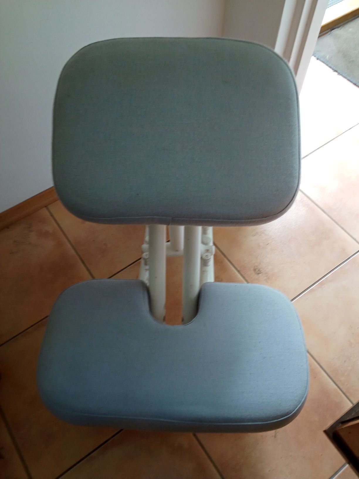 Krzesło  stołek  medyczny do ćwiczeń