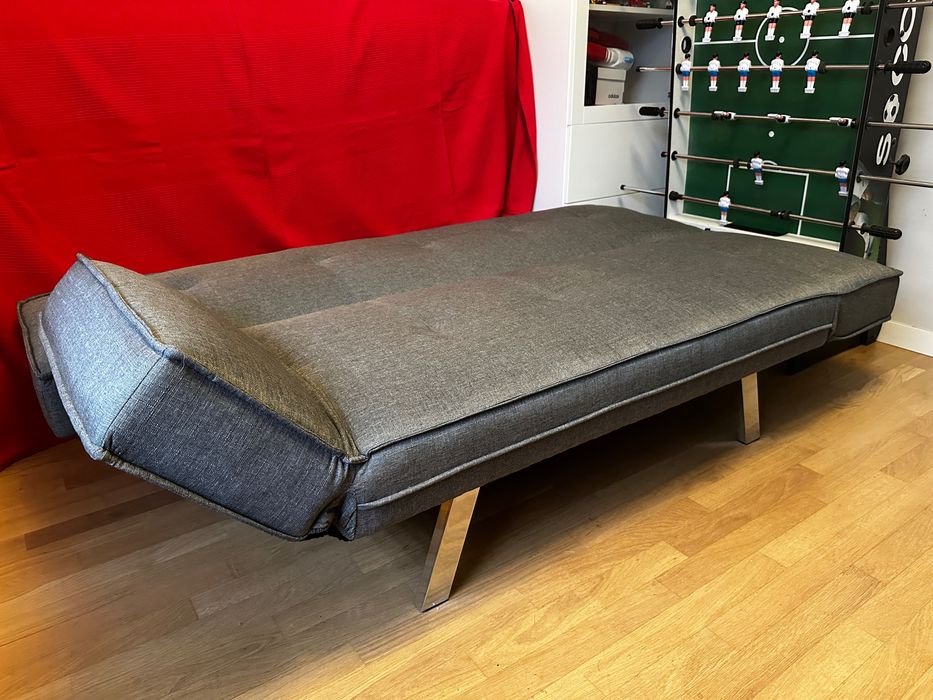 Mała zgrabna rozkładana sofa 84x180x93/106 Idealna do małych pokoi