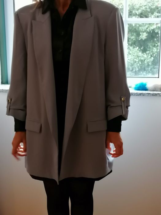 Blazer usado marca ZARA.