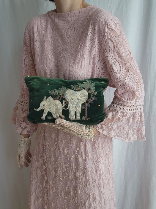 Клатч с вышивкой