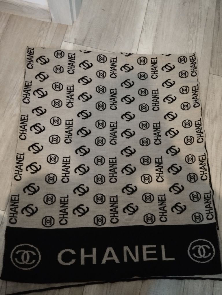 Szalik Chanel unisex