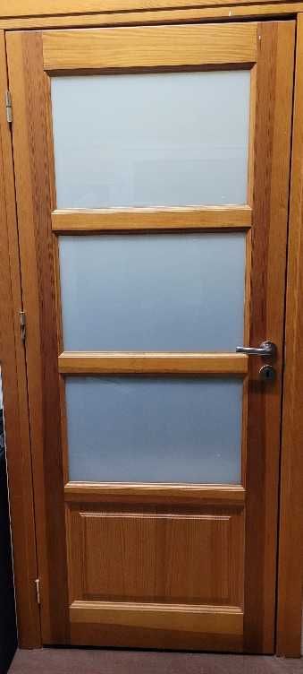 Drzwi drewniane wewnętrzne 80cm, ościeżnica regulowana, powystawowe,