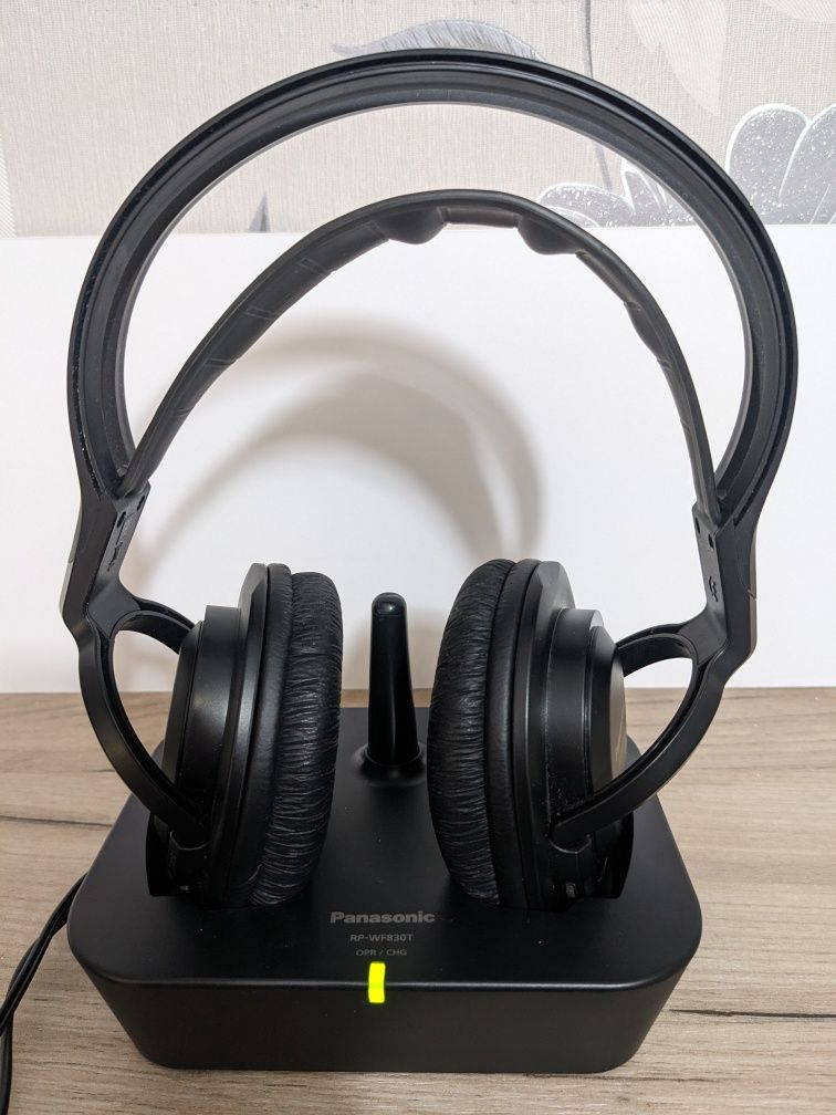 Бездротові навушники Panasonic RP-WF830T