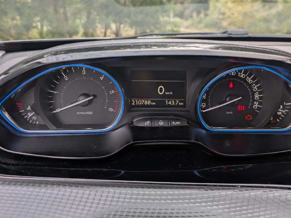 Peugeot 2008 1.6 BlueHDi Crossway