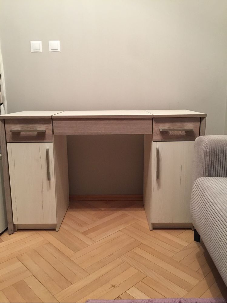 Toaletka-biurko stan nowe