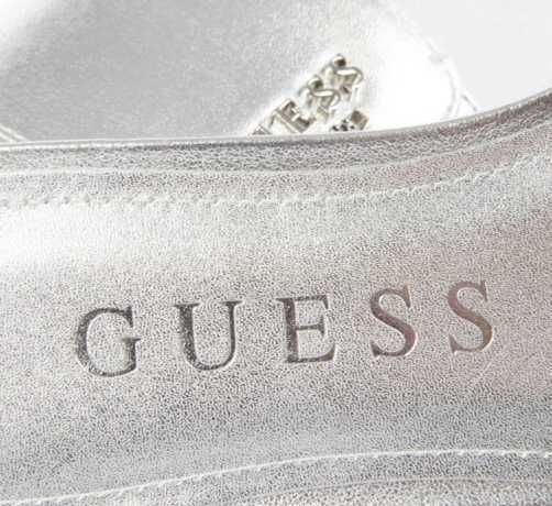 Klapki damskie Guess wsuwane Srebrne Modne eleganckie Rozmiar 39