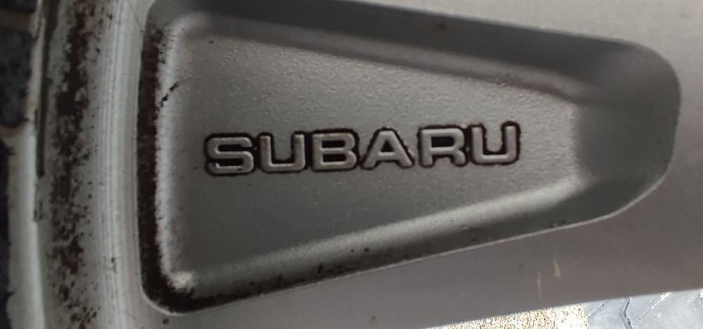 17" 7J 5x114.3 orginalne felgi aluminiowe Subaru Outback