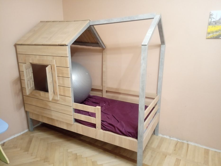 Дитяче ліжко будиночок як