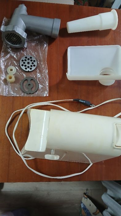 Електрична шнекова м'ясорубка Гамма -3 бу