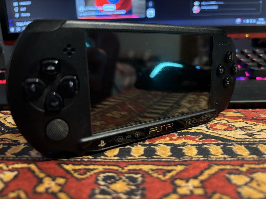 PSP-E1004 street