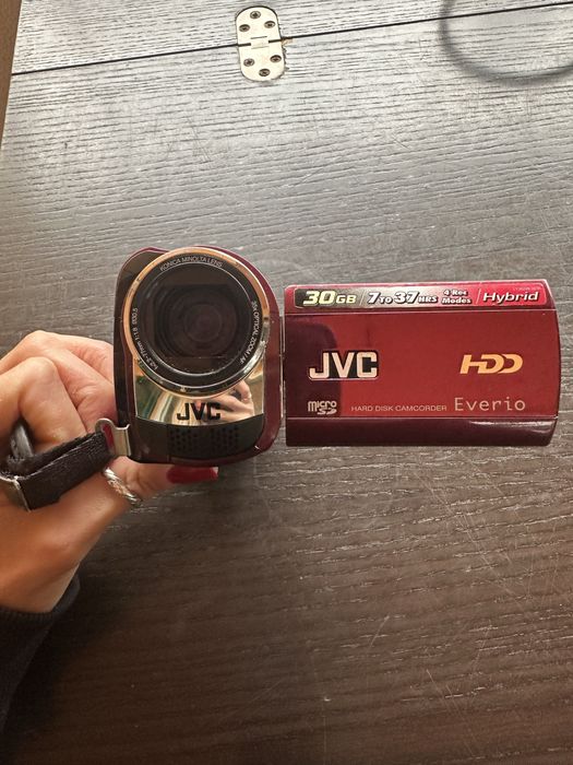 Câmara de filmar JVC GZ-MG330RE + Acessórios