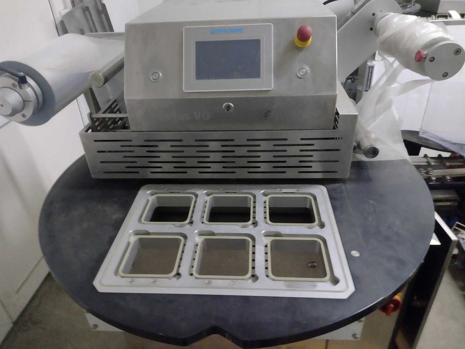 variovac rotarius traysealer pakowarka w tacki w atmosferze