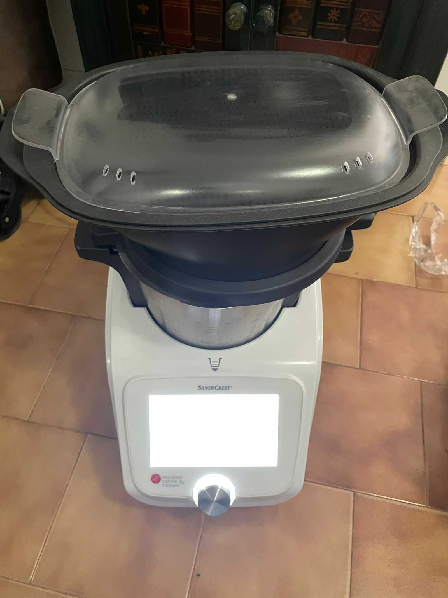 Monsieur Cuisine – Base funcional, mas não tritura: peças ou reparação
