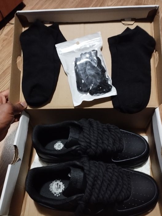 Nike Air force preto com cordão