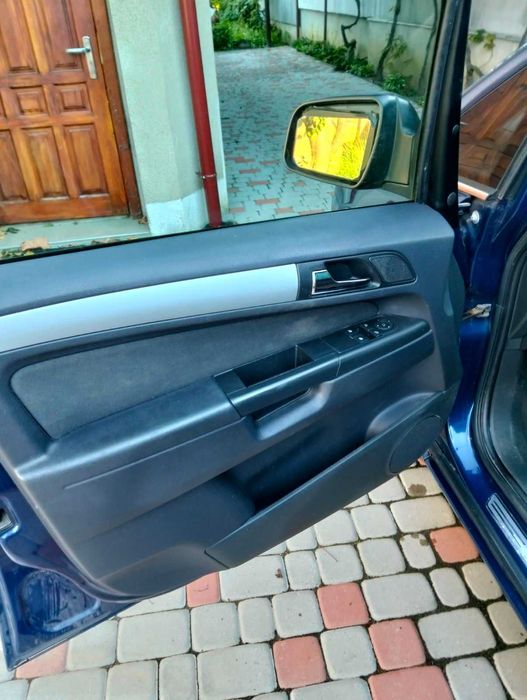 Опель зафіра 2010