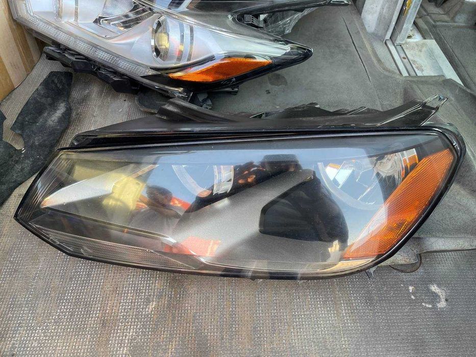 левая фара volkswagen touareg NF