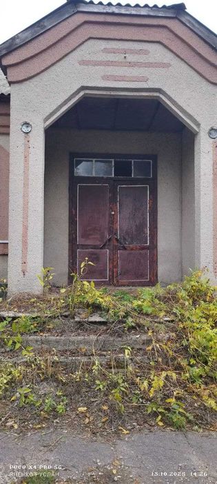 Одноповерхова будівля S= 976.5 м2 0.5 га, Драбів, вул. Володимирська 6