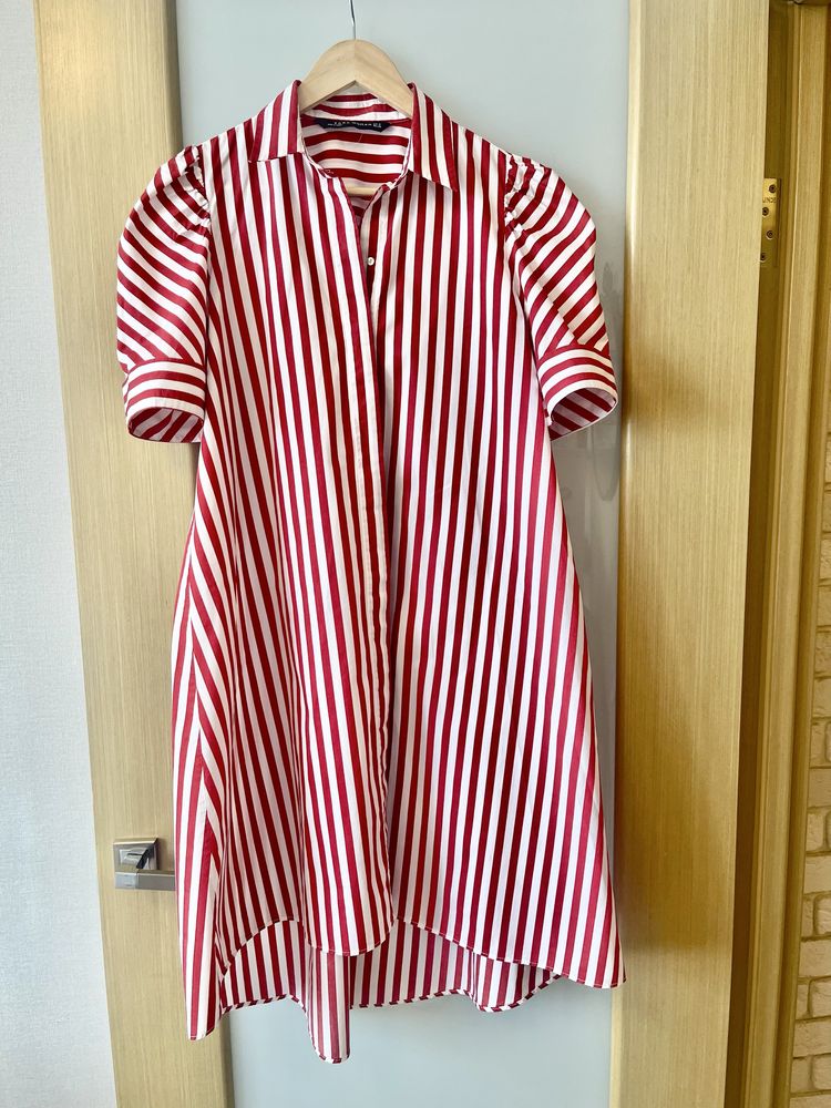 Сукня бренду Zara