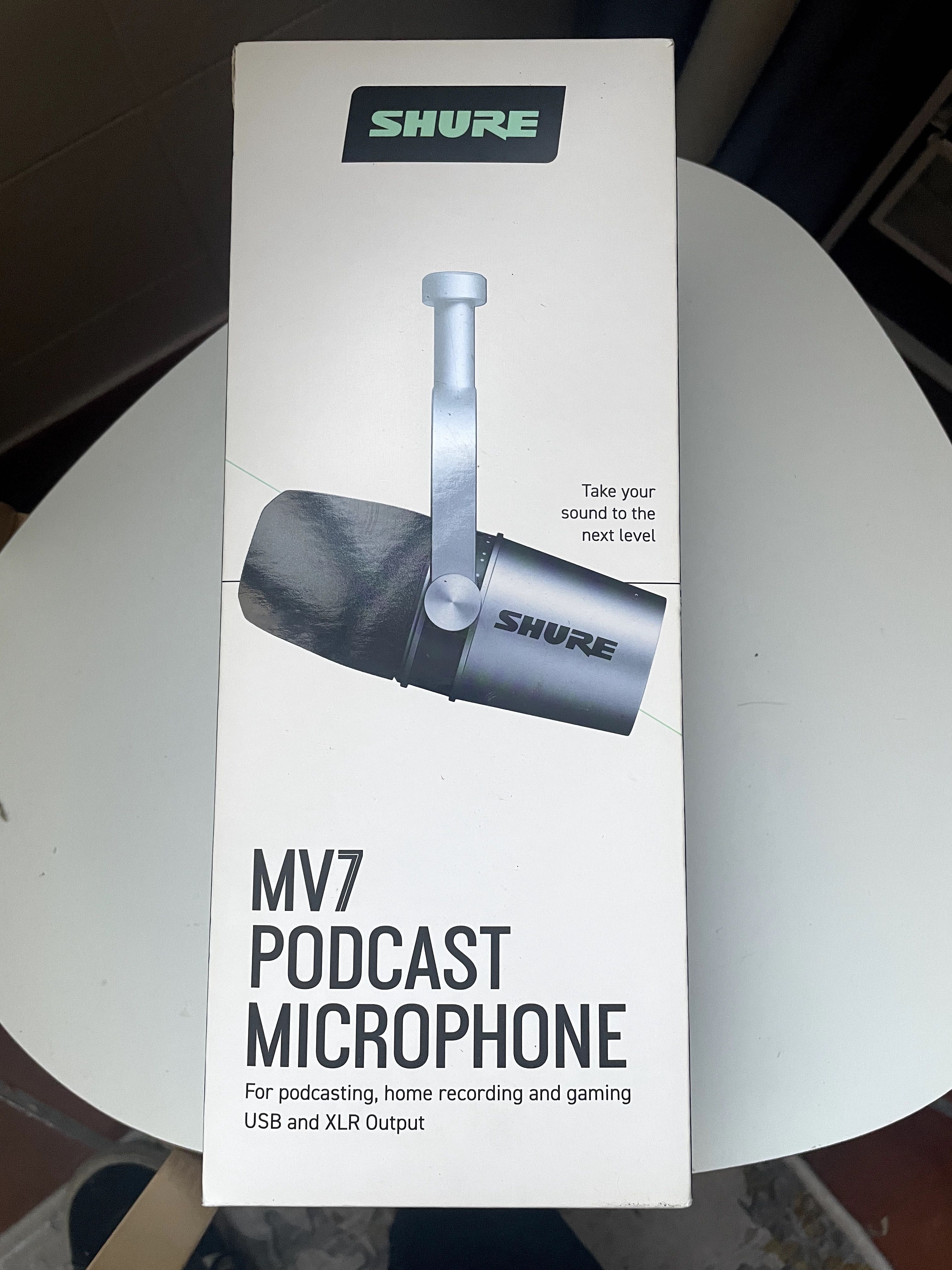 Microfones, pedais e outros