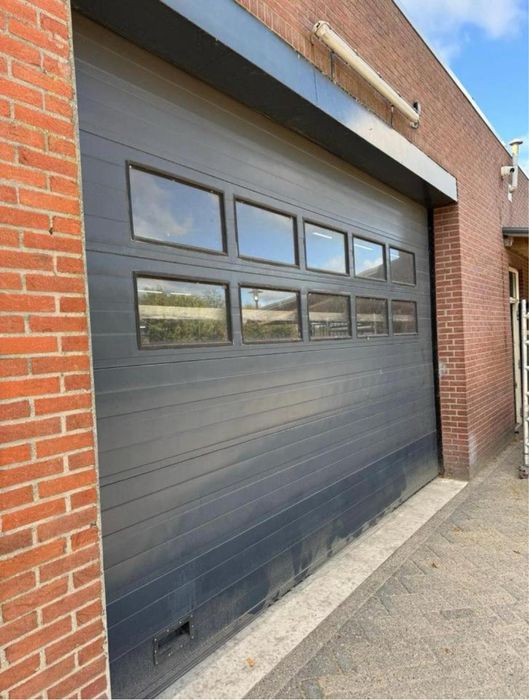 Brama 4.65x3.30 segmentowa Crawford elektryczna