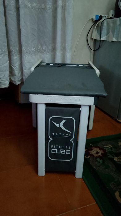 Aparelho de musculação com todos os acessórios
