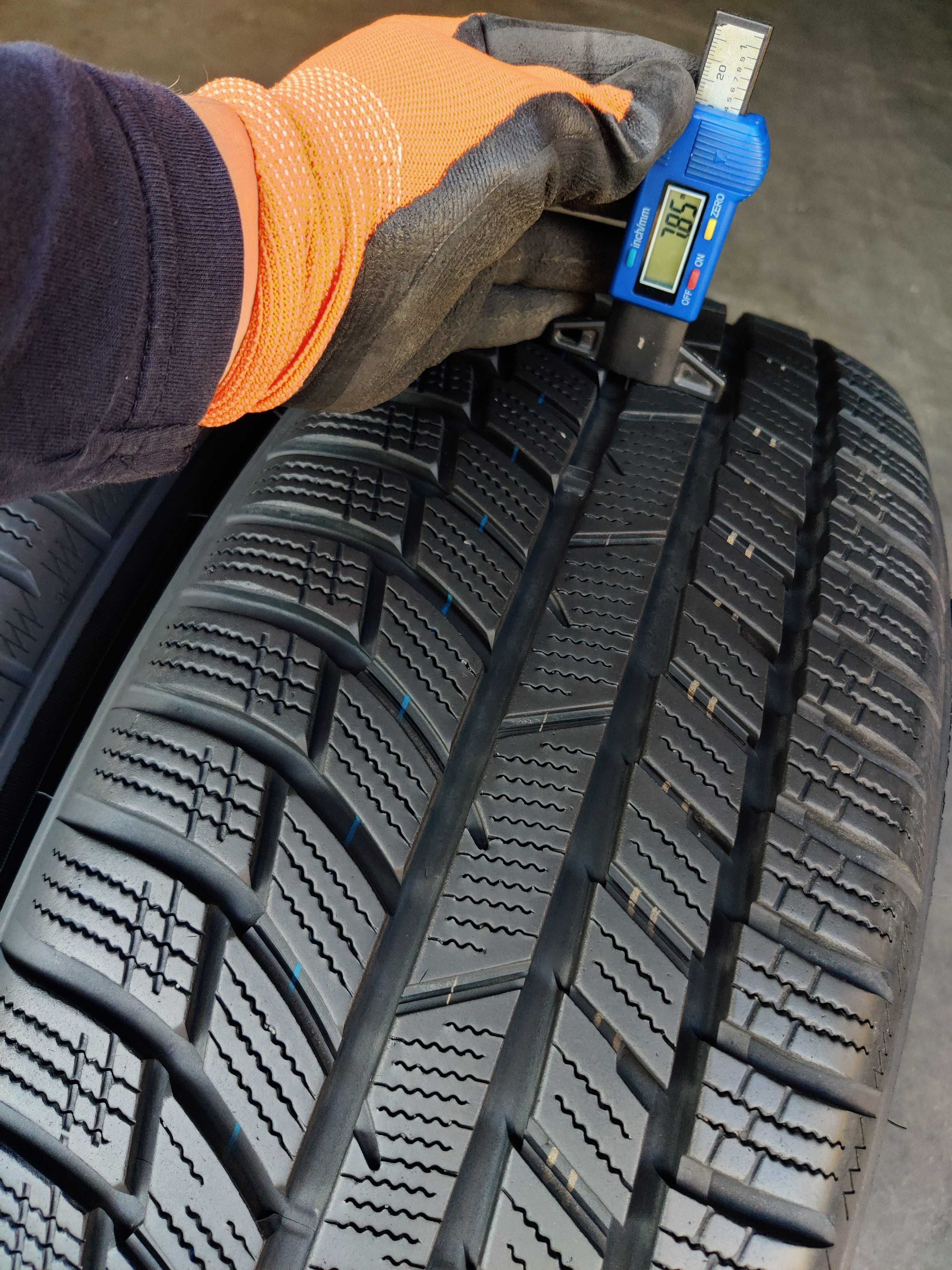 R20 235 55 всесезонні шини Toyo SnowProx S954 SUV