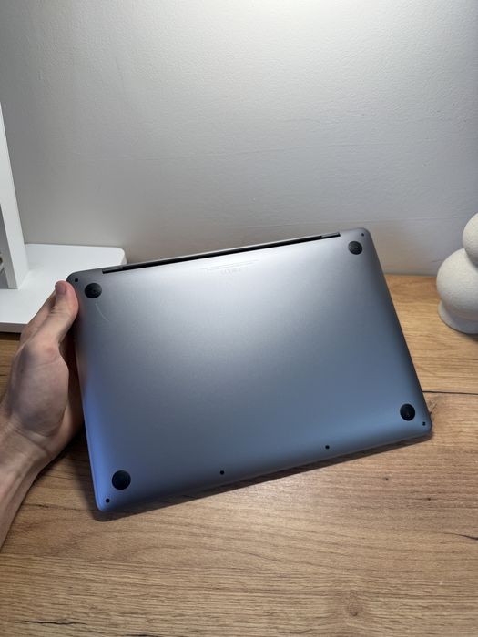 MacBook Pro 13 2020 M1 16Gb 1Tb SSD Space