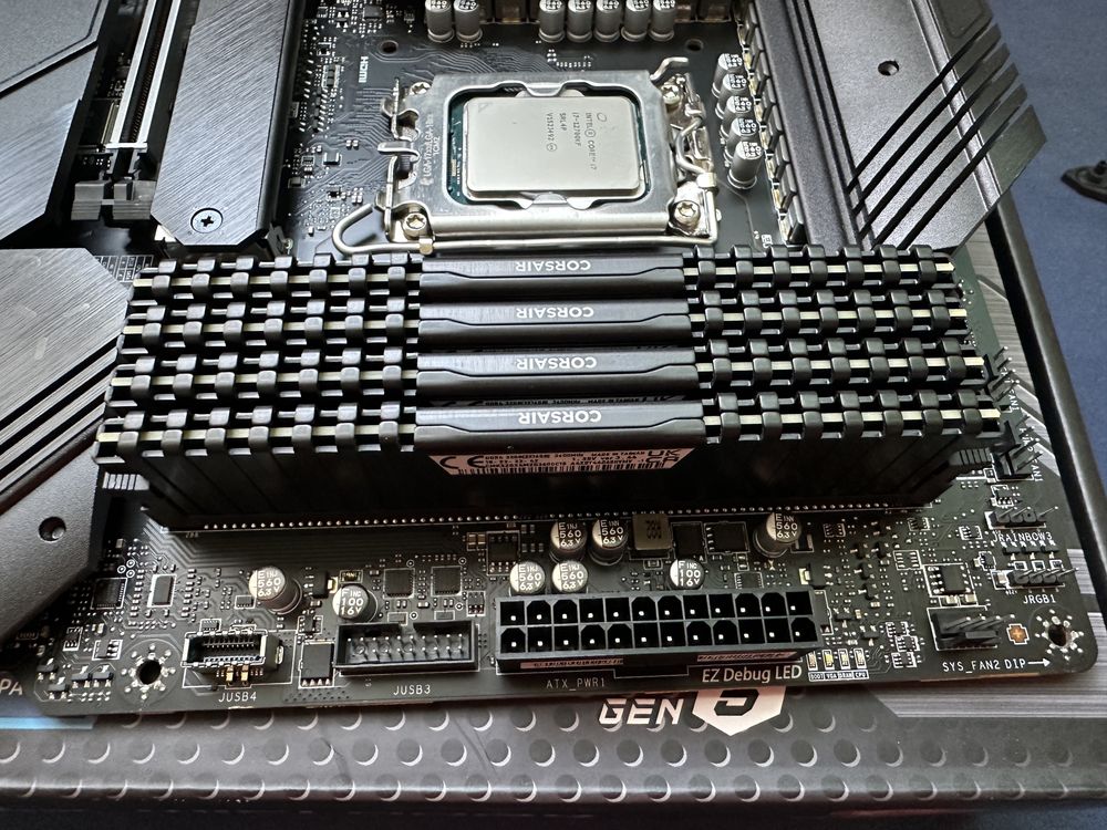 MSI MAG Z690 DDR4 + Intel I7 12700KF + 64GB RAM DDR4 3600mhz