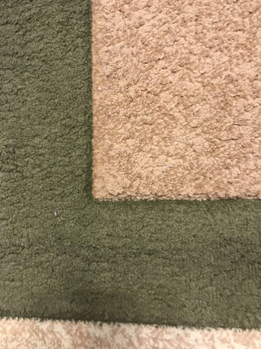 Новый ковер, не лежал на полу