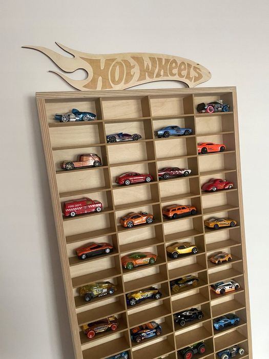 Drewniana półka PIONOWA na 76 resoraki HOT WHEELS