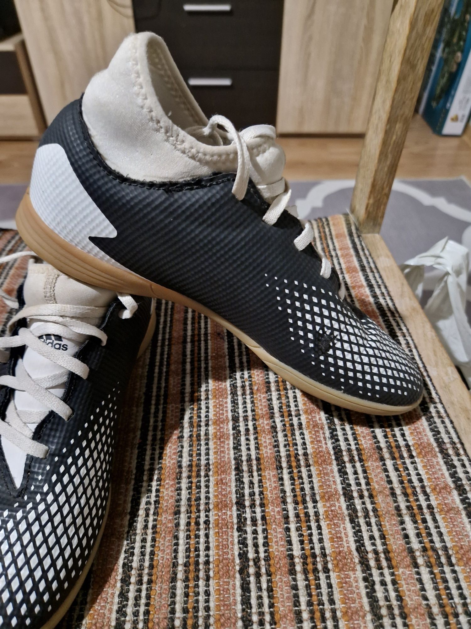 Halówki Adidas Predator r 38 I 2/3