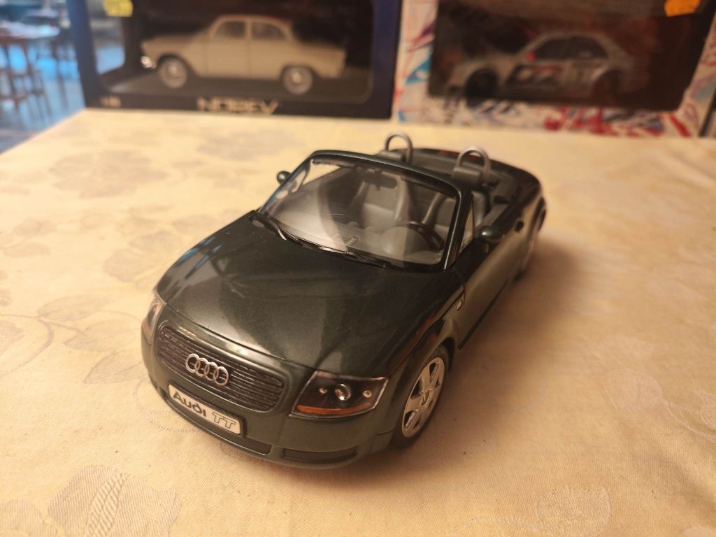 Audi tt 1 18 Revell
