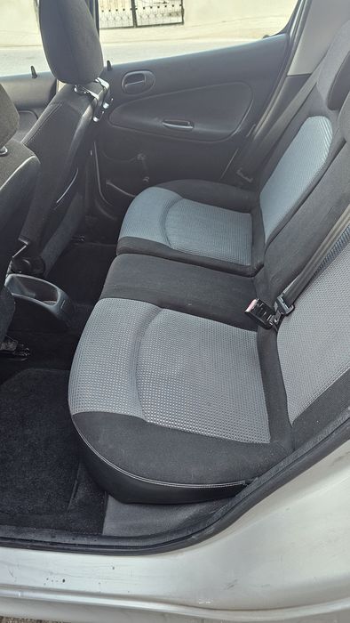 Peugeut 206 impecável