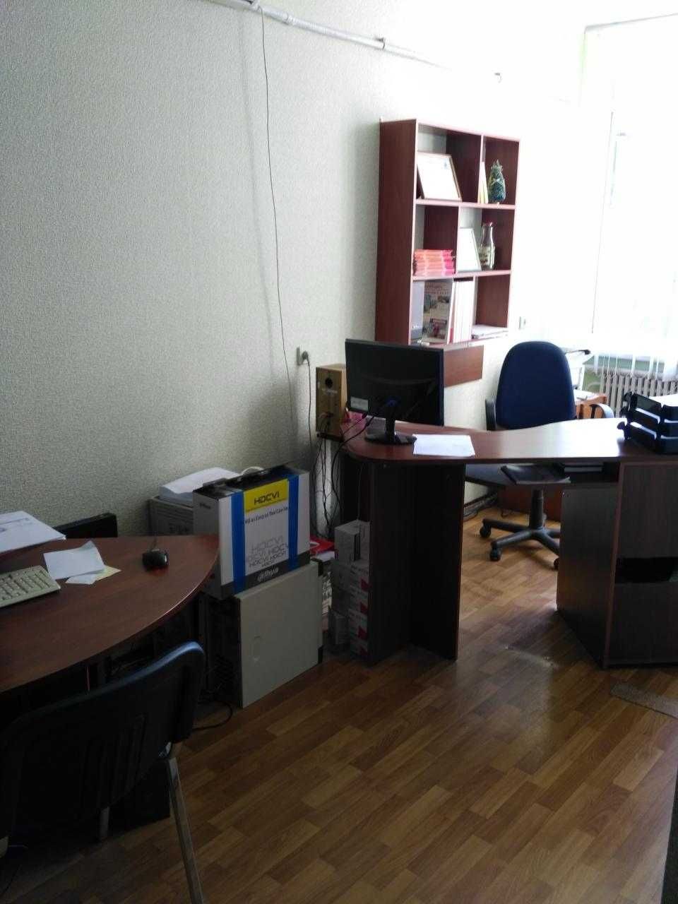 Продаж виробничо-офісного приміщення по вул. Сурікова 4