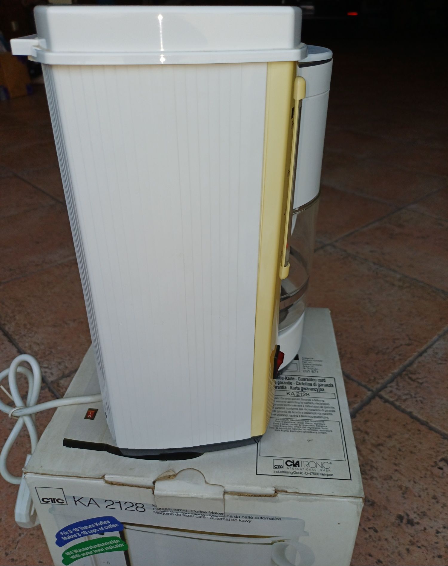 Máquina de café alemã, nova, marca Clatronic.
