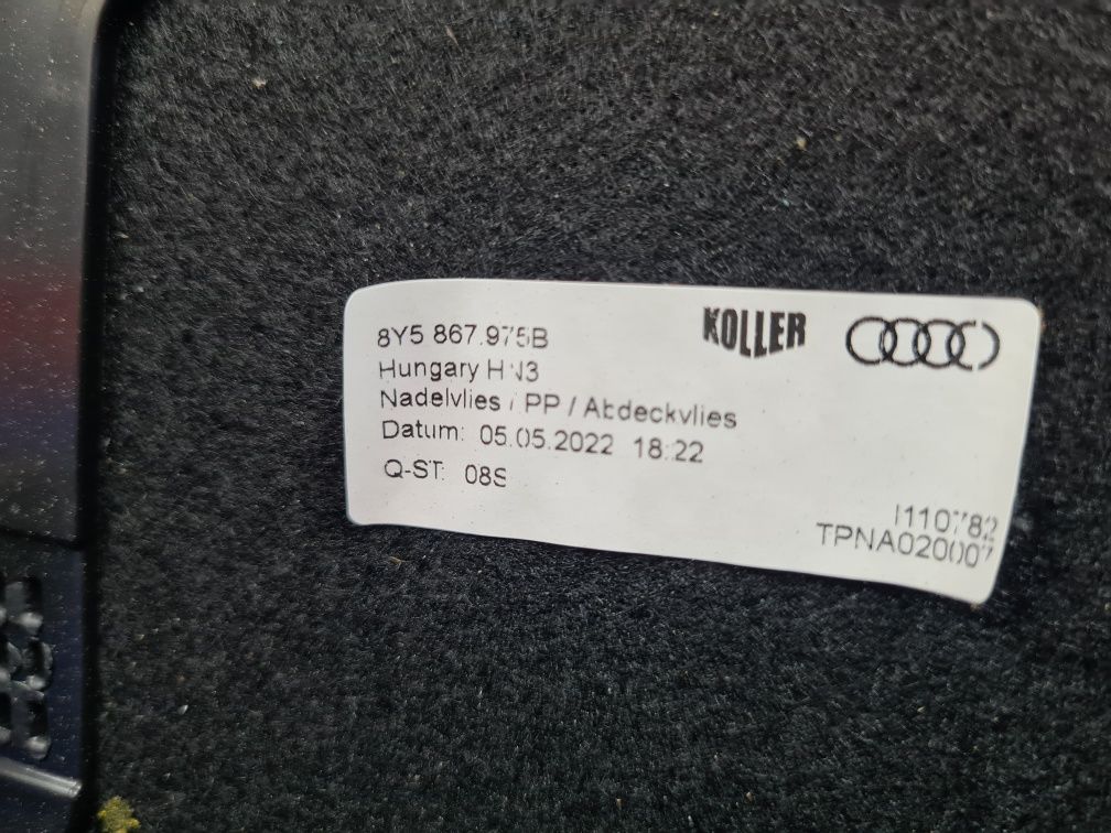 PODBITKA tapicerka klapy bagażnika AUDI A3 8Y5 SEDAN oryginał tył