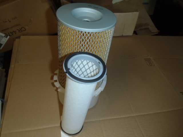 Filtr powietrza  atlas YANMAR MASSEY FERGUSON kubota KOMATSU bobcat