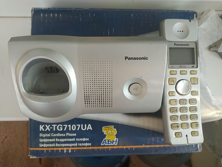 Радиотелефон Панасоник 7107