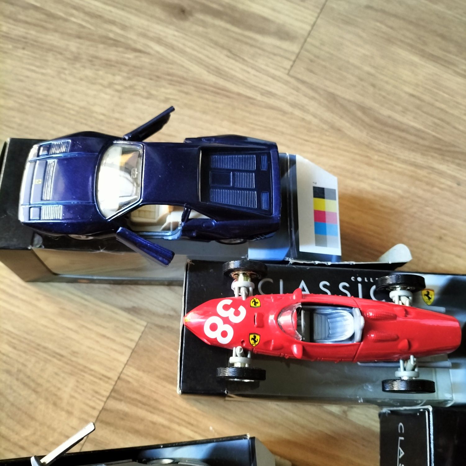 Carrinhos Ferrari de colecção com 12 cm, escala 1/39, a 5€ cada um
