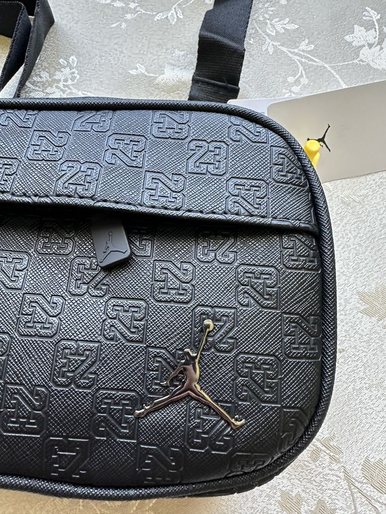 Сумка Air Jordan Monogram Crossbody | Nike, найк, джордан месенджер