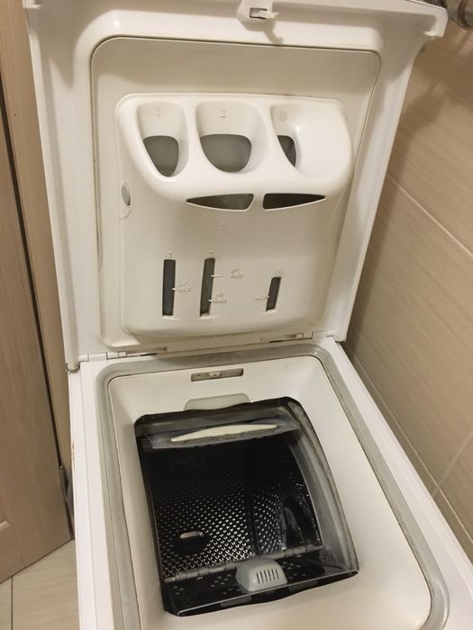 Пральна машинка Whirlpool вертикальна