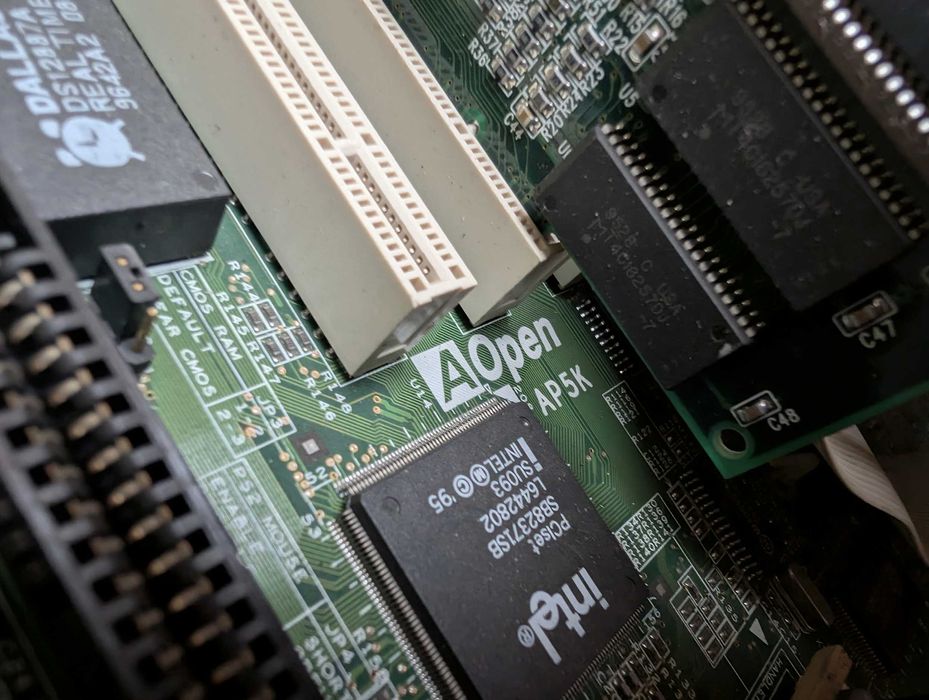 Komputer retro Intel Pentium Socket 7 / AOpen AP5K / IDE /DOS