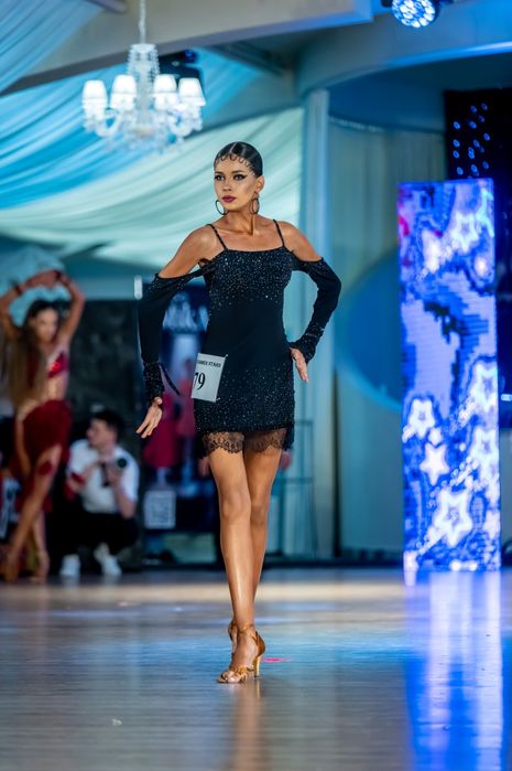 Сукня для латини