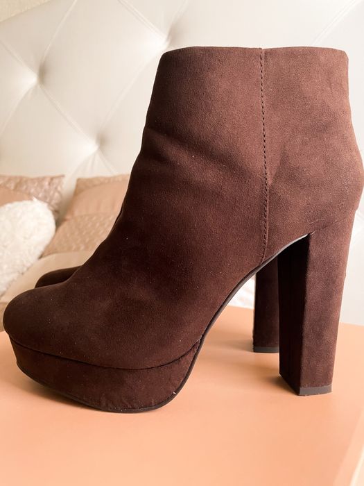 Botins castanhos n. 38