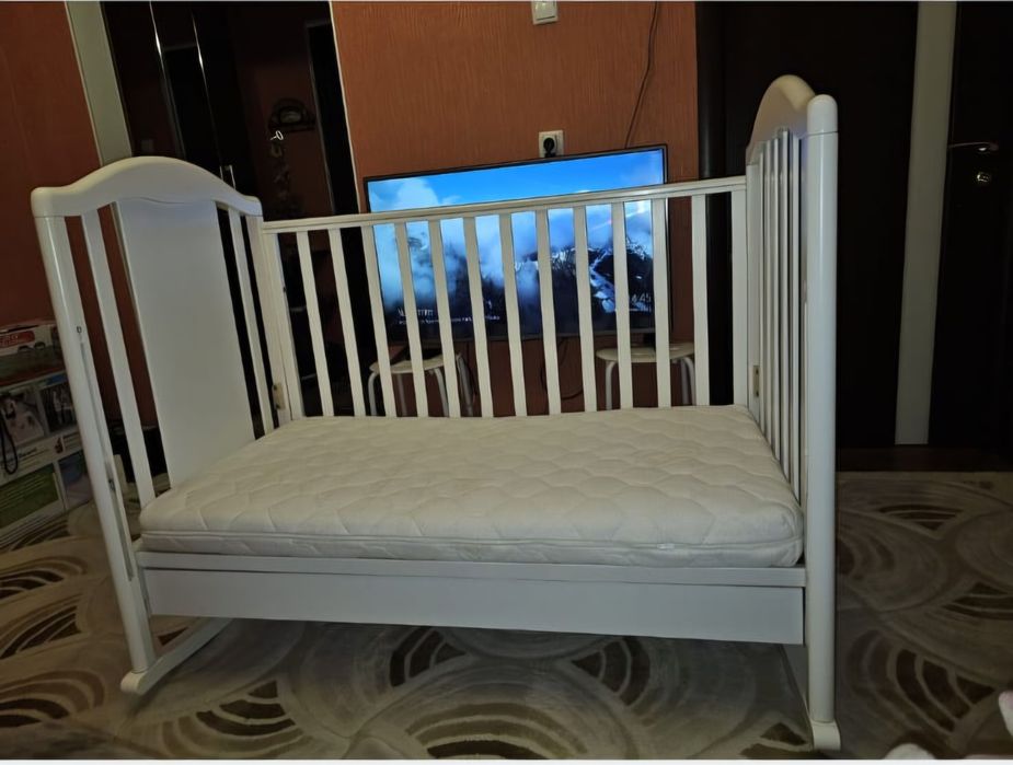 Дитяче ліжко в хорошому стані