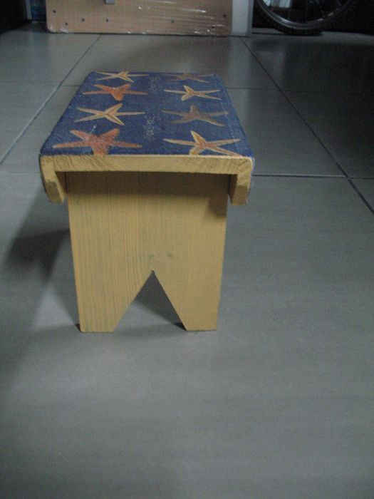 Assento de madeira multiusos