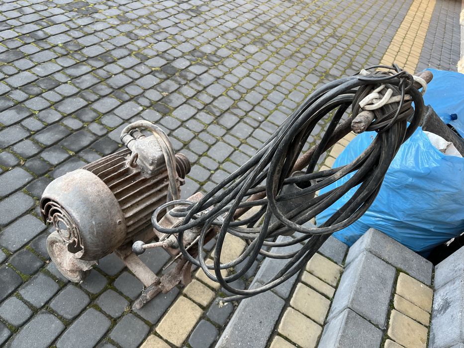 Silnik 7,5 kw 1450 obr. 3F na wozku +kabel