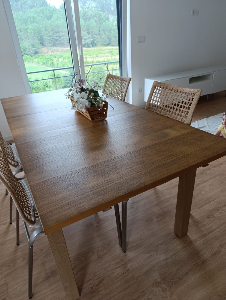 Mesa extensível ikea com cadeiras