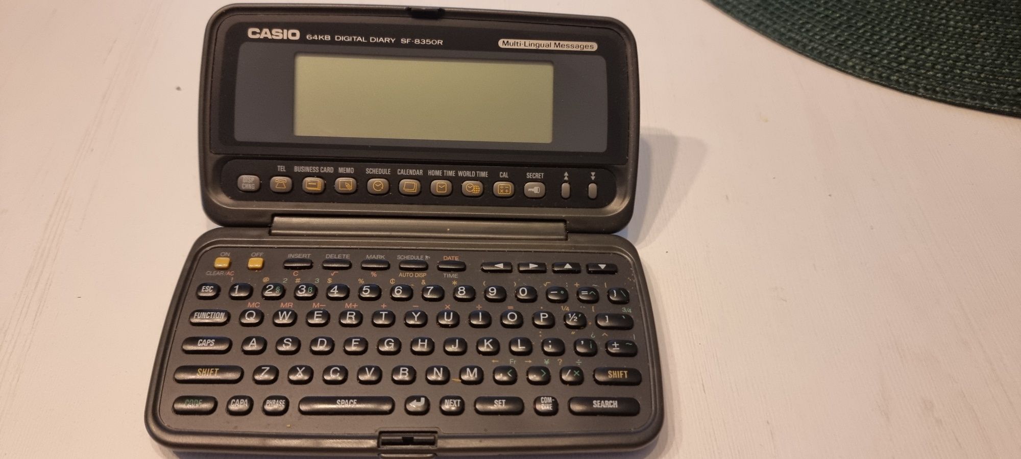 Notes elektroniczny Casio SF-8350R retro