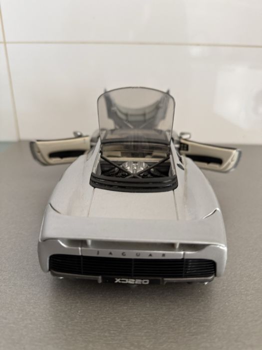 Jaguar XJ220 - Miniatura 1:18